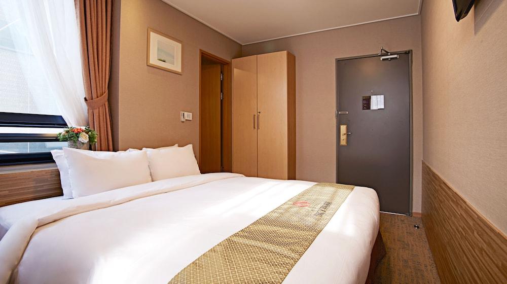 Hotel Skypark Myeongdong 3 Szöul Kültér fotó